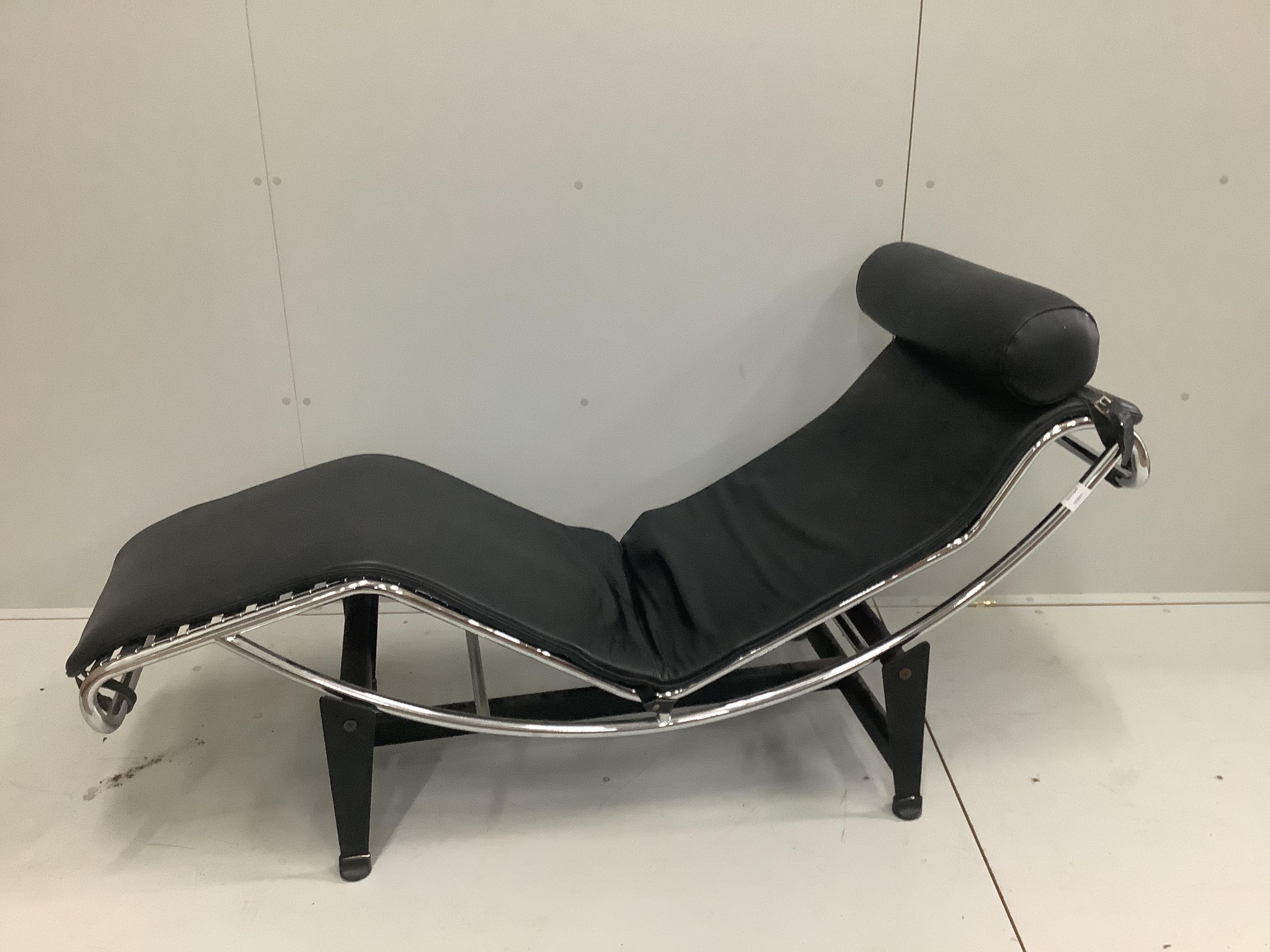 An LC4 Corbusier style black leather and chrome lounger, length 160cm